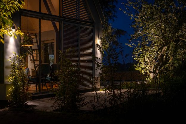 projecten buitenverlichting tuinlichtplan tuinverlichtingsplan buitenverlichting tuinarchitectuur rainforestlighting tuinverlichting regenwoud