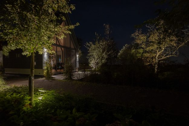 projecten buitenverlichting tuinlichtplan tuinverlichtingsplan buitenverlichting tuinarchitectuur rainforestlighting tuinverlichting regenwoud