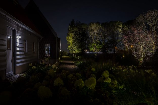 projecten buitenverlichting tuinlichtplan tuinverlichtingsplan buitenverlichting tuinarchitectuur rainforestlighting tuinverlichting regenwoud