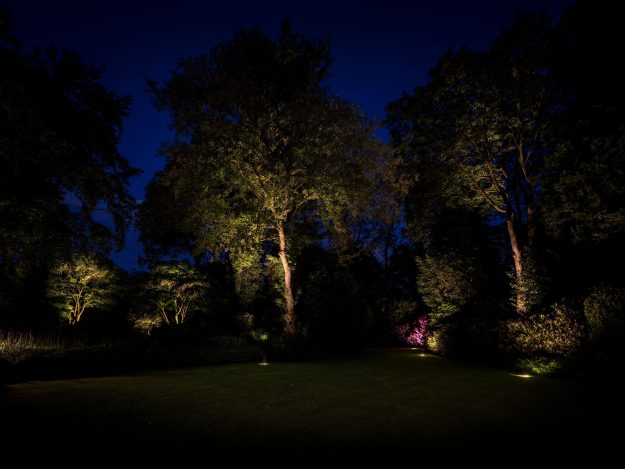 projecten buitenverlichting tuinlichtplan tuinverlichtingsplan buitenverlichting tuinarchitectuur rainforestlighting tuinverlichting regenwoud