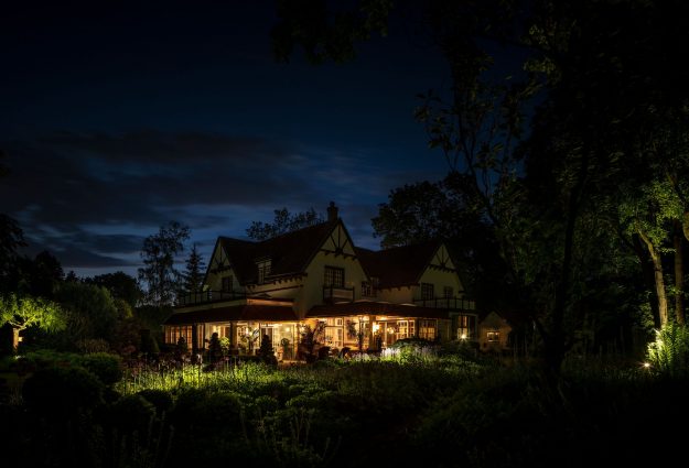 projecten buitenverlichting tuinlichtplan tuinverlichtingsplan buitenverlichting tuinarchitectuur rainforestlighting tuinverlichting regenwoud